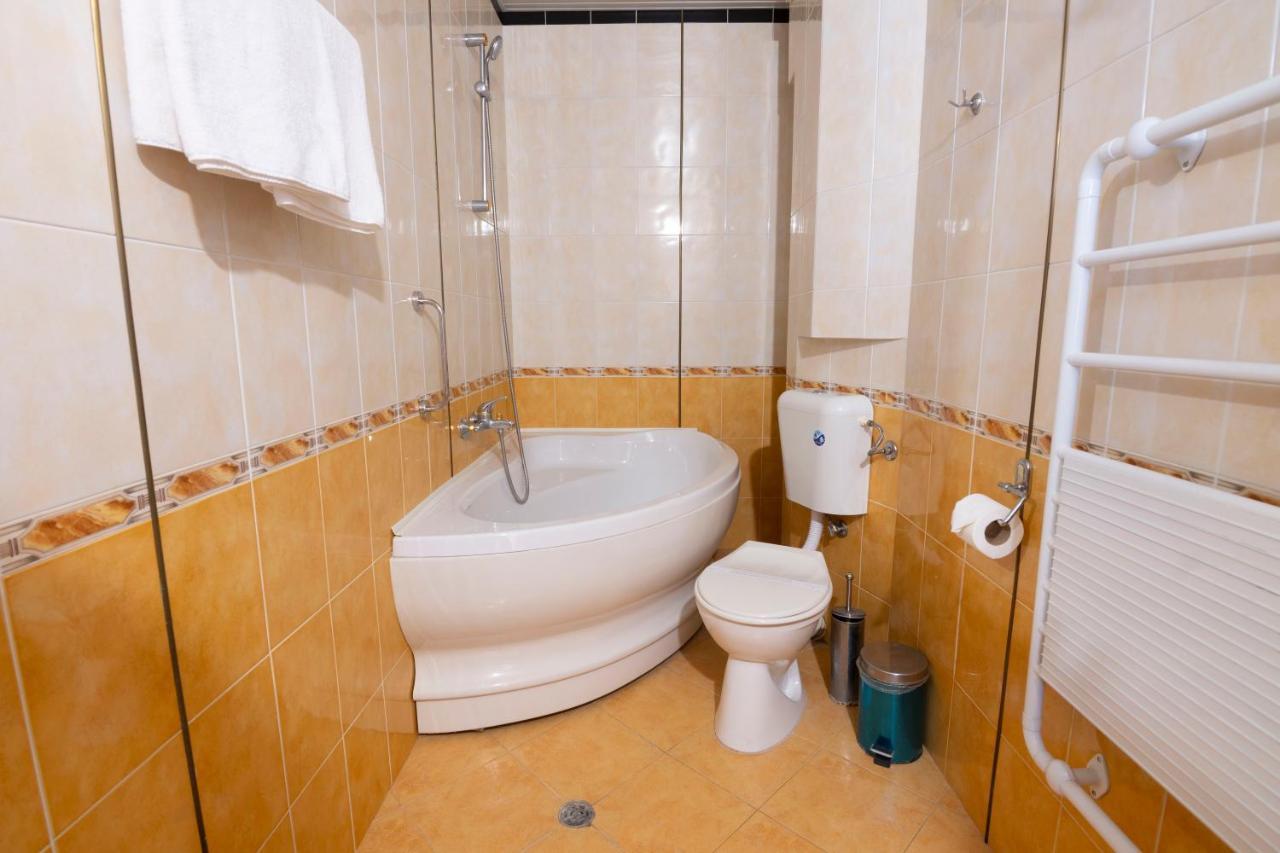 Hotel Slaviani Ντιμίτροβγκραντ Εξωτερικό φωτογραφία