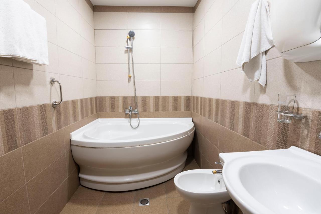 Hotel Slaviani Ντιμίτροβγκραντ Εξωτερικό φωτογραφία