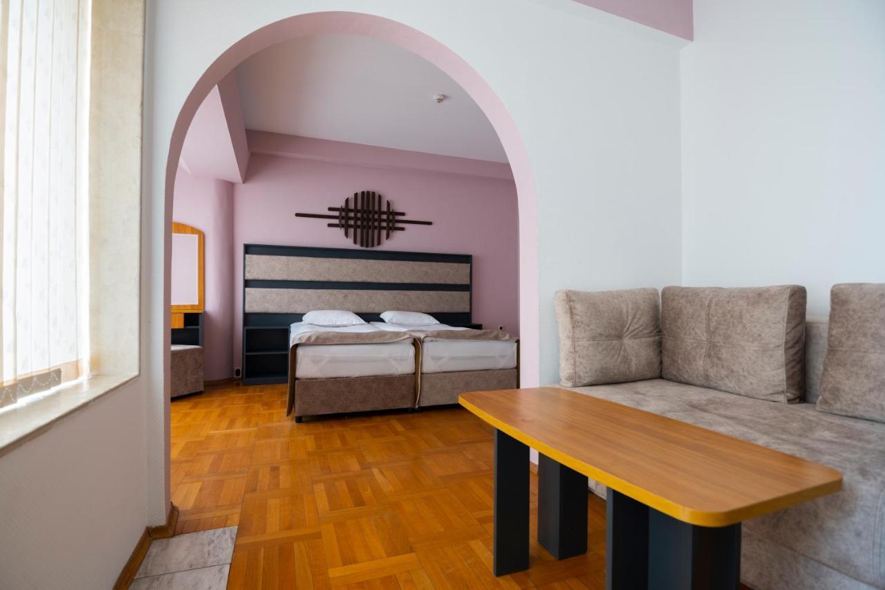 Hotel Slaviani Ντιμίτροβγκραντ Εξωτερικό φωτογραφία