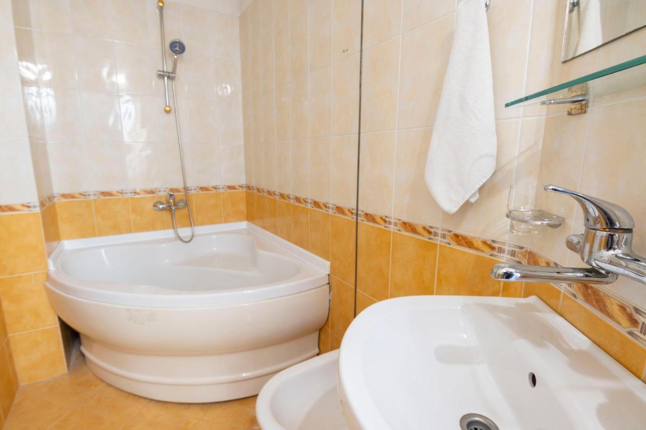 Hotel Slaviani Ντιμίτροβγκραντ Εξωτερικό φωτογραφία